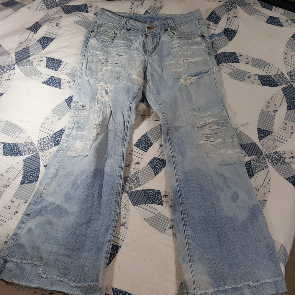 Tomboy Ultra distressed white washed jeans vintage